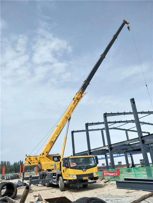 青冈县超高层建筑钢结构吊装案例